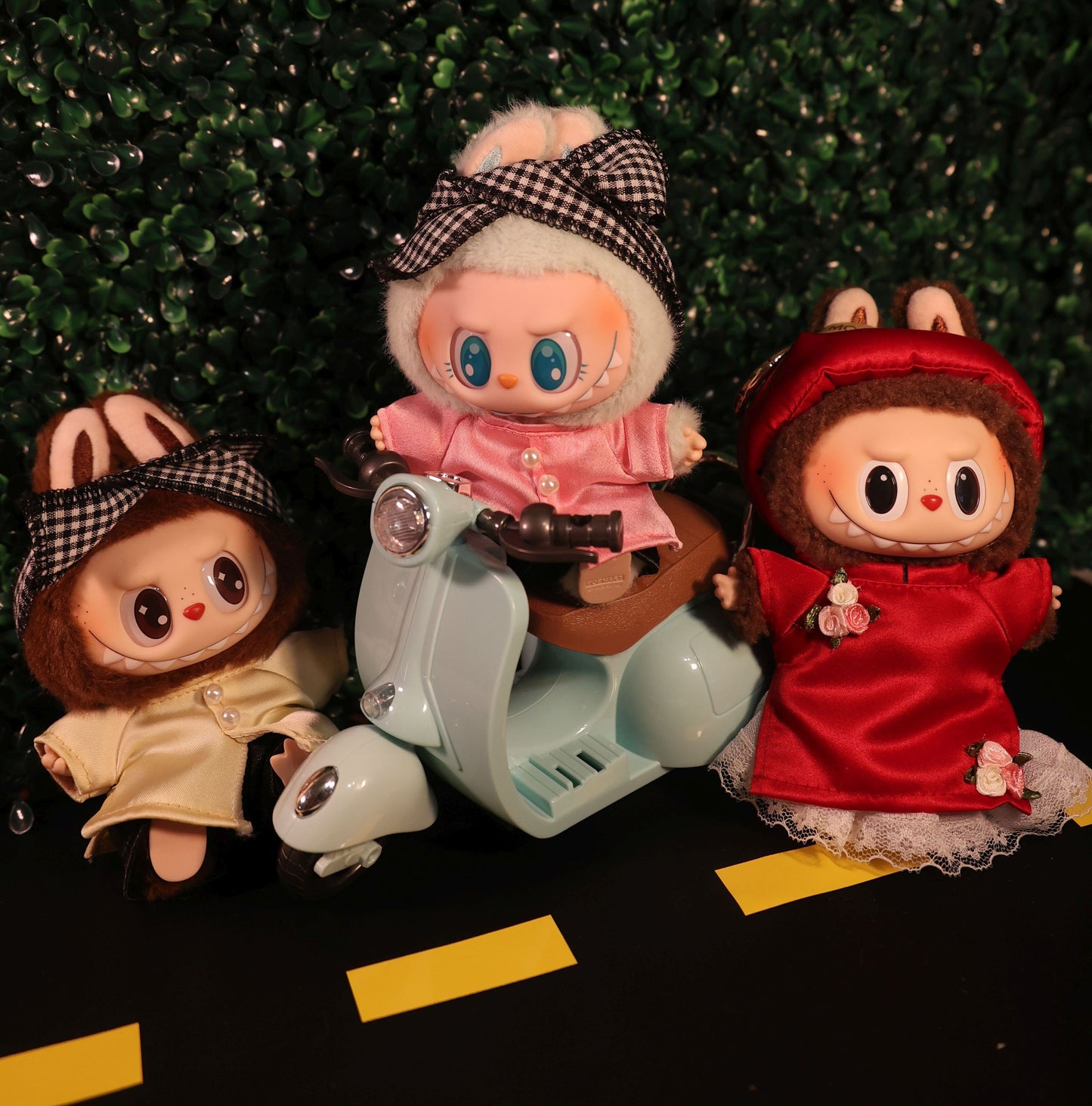 Mini Vespa Toy – A Whimsical Ride for Your Labubu